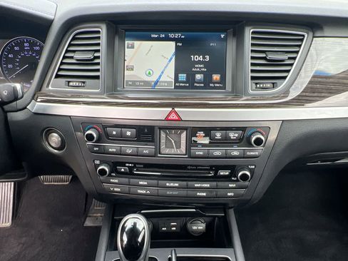 Used 2016 Hyundai Genesis 3.8 w/ Option Group 03 image 27