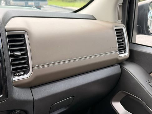 Used 2024 Nissan Frontier SV RWD image 19