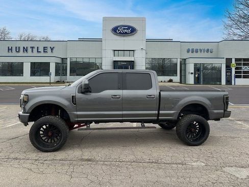 Used 2022 Ford F250 XLT w/ Black Appearance Package image 7