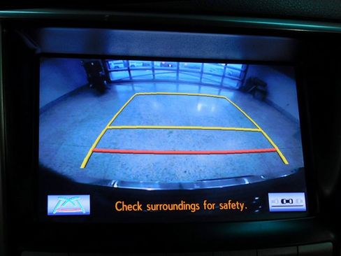 Used 2013 Lexus LX 570 4WD w/ Luxury Pkg w/Pre-crash image 55