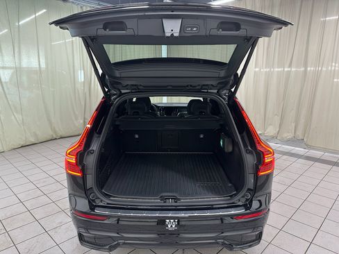 Used 2024 Volvo XC60 B5 Ultimate w/ Protection Package Premier image 8