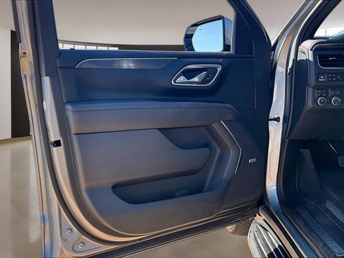 Used 2024 Chevrolet Suburban RST w/ Luxury Package AWD/4WD image 18