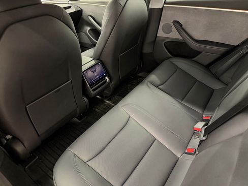 Used 2025 Tesla Model 3 Long Range RWD image 32