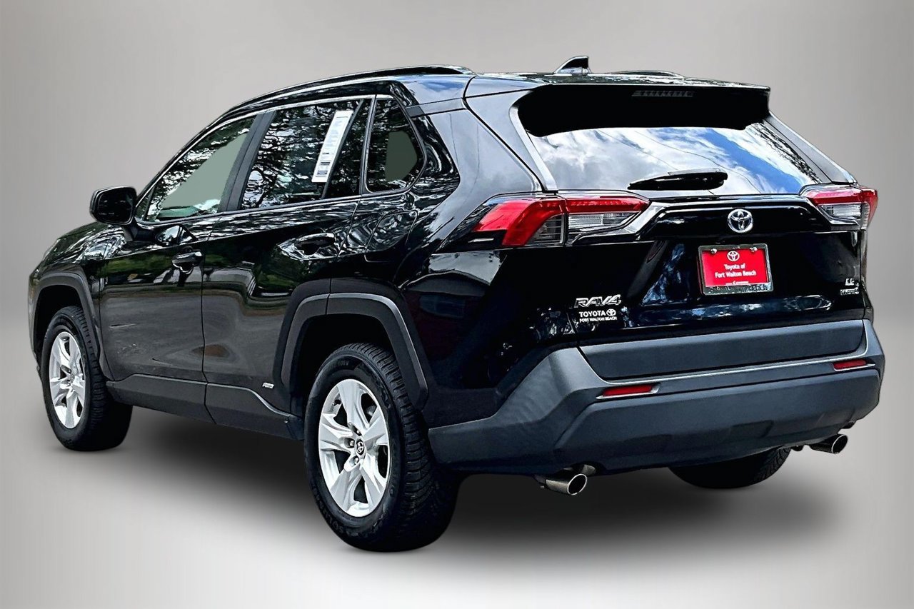 Used 2020 Toyota RAV4 LE AWD/4WD image 4
