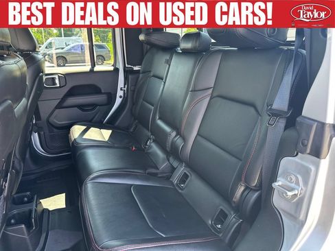 Used 2022 Jeep Gladiator Rubicon w/ Cold Weather Group AWD/4WD image 21