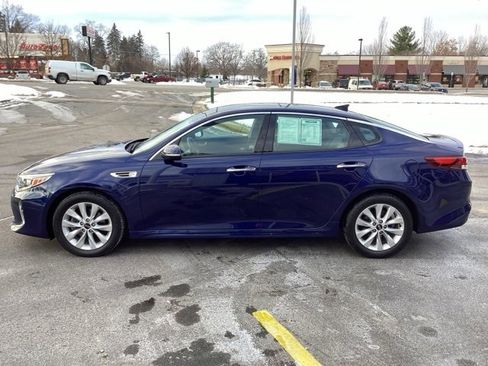 Used 2018 Kia Optima S w/ Panoramic Sunroof Package image 7