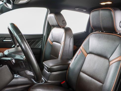 Used 2023 GMC Canyon AT4 w/ AT4 Premium Package image 24