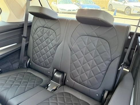 Used 2026 BMW X7 xDrive40i w/ Premium Package AWD/4WD image 34