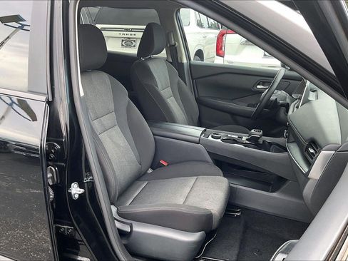 Used 2025 Nissan Rogue SV AWD/4WD image 7