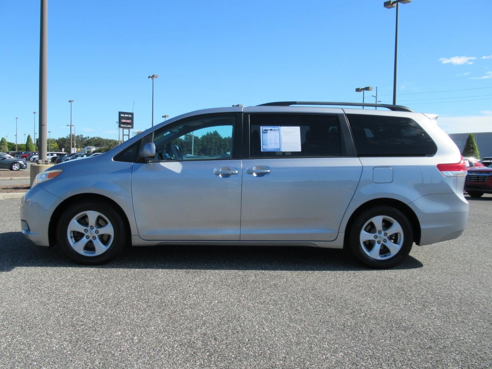Used 2011 Toyota Sienna LE FWD image 5