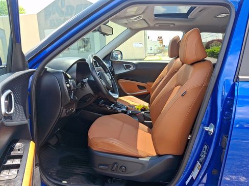 Used 2024 Kia Soul EX w/ Option Group 015 FWD image 15