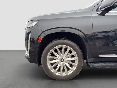 Used 2022 Cadillac Escalade Premium Luxury AWD/4WD image 18