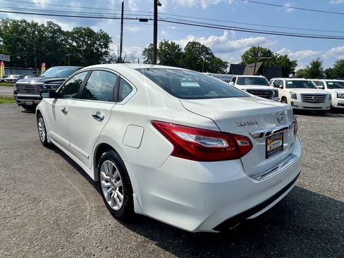 Used 2017 Nissan Altima 2.5 S w/ Power Driver Seat Package FWD image 3