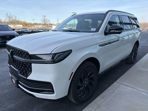 New 2025 Lincoln Navigator Reserve w/ Jet Appearance Package image 6