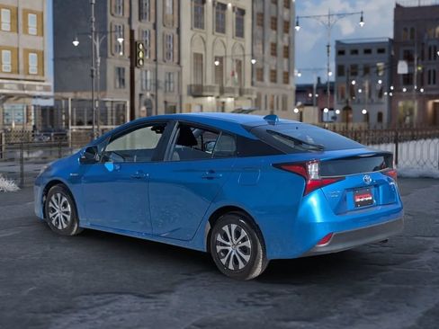Used 2022 Toyota Prius LE image 5