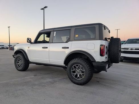 New 2025 Ford Bronco Badlands image 11