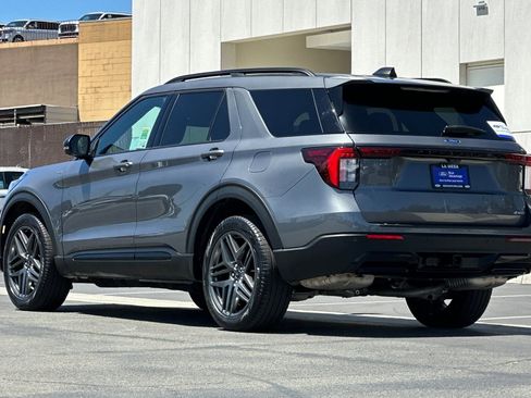 Certified 2025 Ford Explorer ST-Line w/ ST-Line Street Pack AWD/4WD image 5