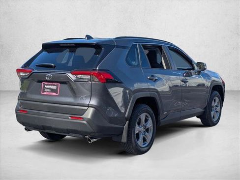 Used 2025 Toyota RAV4 LE AWD/4WD image 2