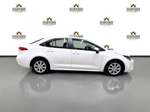 Used 2024 Toyota Corolla LE image 4