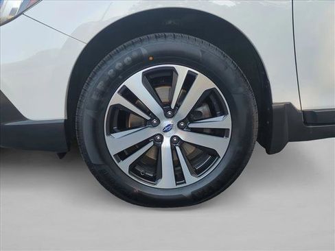 Used 2018 Subaru Outback 2.5i Limited AWD/4WD image 28