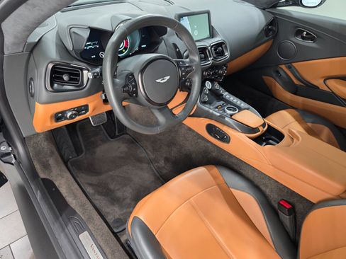 Used 2023 Aston Martin V8 Vantage Coupe image 3