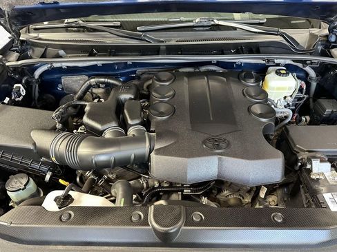 Used 2020 Toyota 4Runner Limited image 9