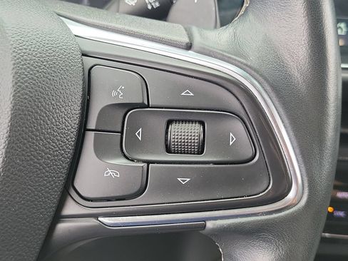 Used 2023 Buick Envision Essence w/ Sport Touring Package FWD image 6