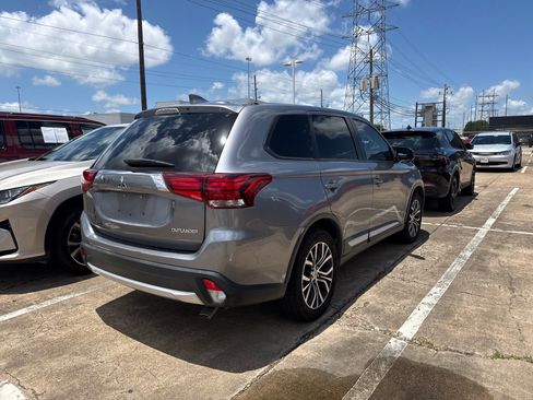 Used 2018 Mitsubishi Outlander ES FWD image 6