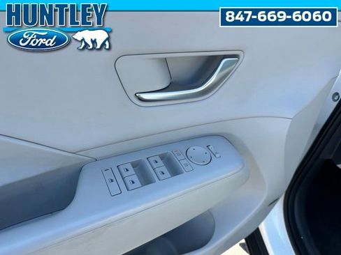 Used 2024 Hyundai Kona Limited AWD/4WD image 15