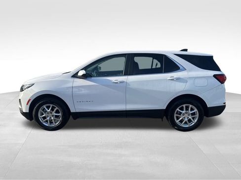 Used 2024 Chevrolet Equinox LT image 2