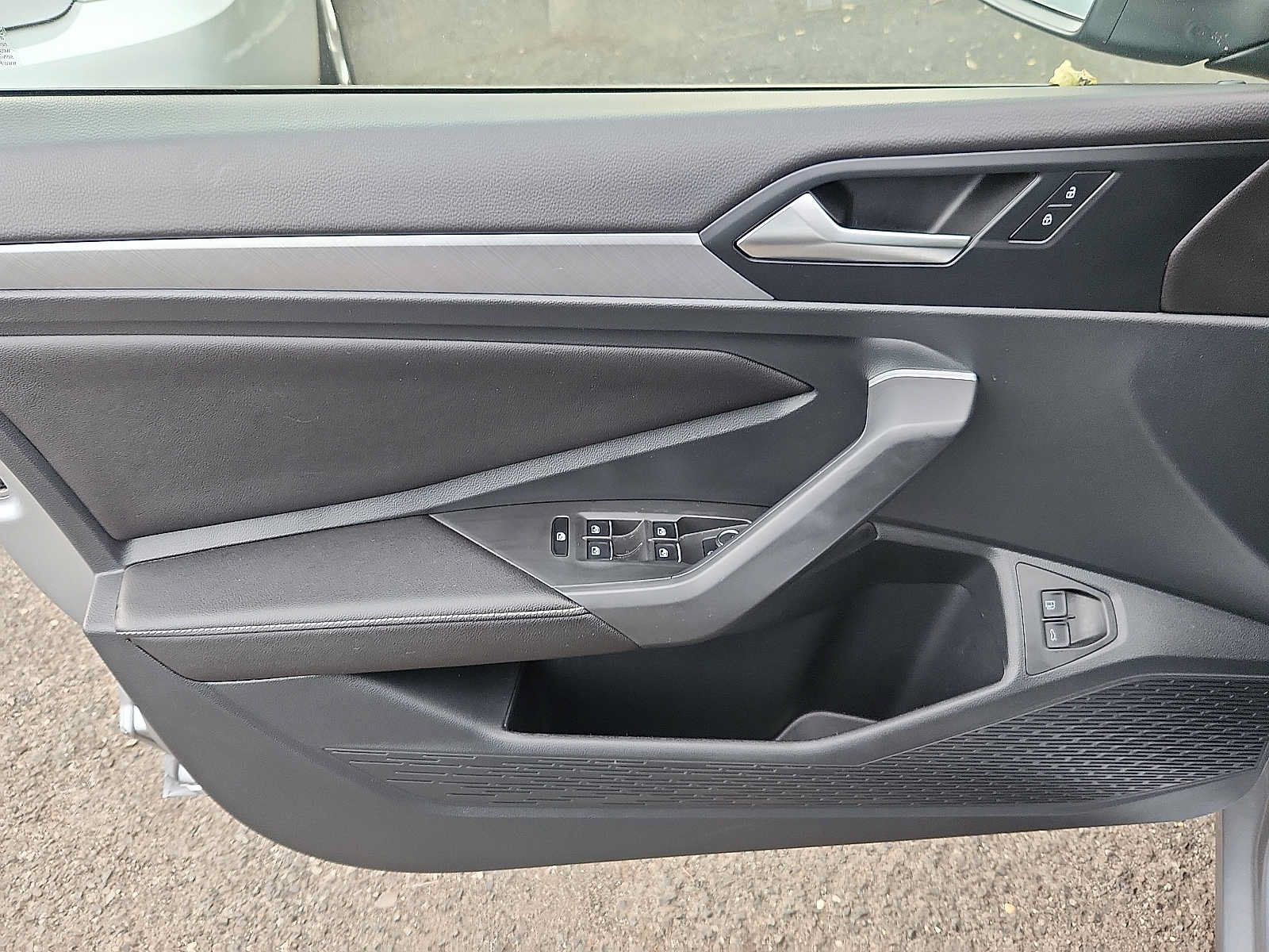 Used 2023 Volkswagen Jetta SE FWD image 12