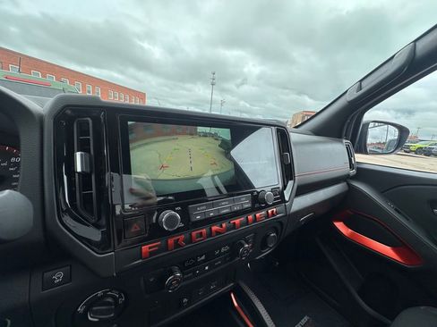 Certified 2025 Nissan Frontier PRO-4X w/ Tow Package AWD/4WD image 21