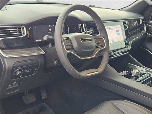 Used 2022 Jeep Wagoneer Series II RWD image 10