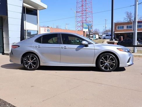 Used 2020 Toyota Camry SE image 8
