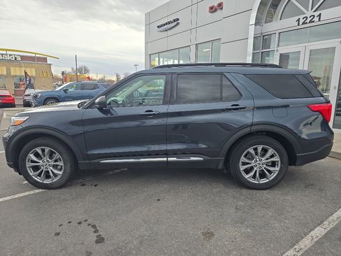 Used 2022 Ford Explorer XLT w/ Equipment Group 202A image 9
