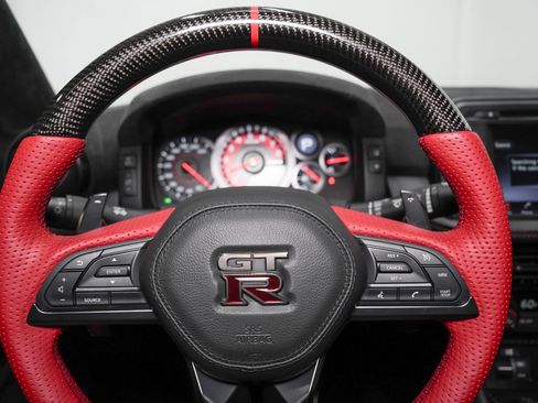 Used 2018 Nissan GT-R NISMO AWD/4WD image 45