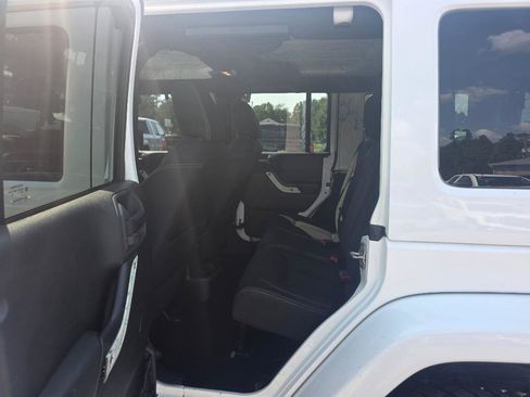 Used 2015 Jeep Wrangler Unlimited Sahara AWD/4WD image 7