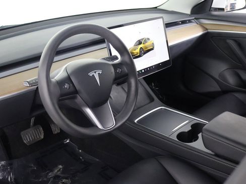 Used 2023 Tesla Model 3 Standard Range image 25
