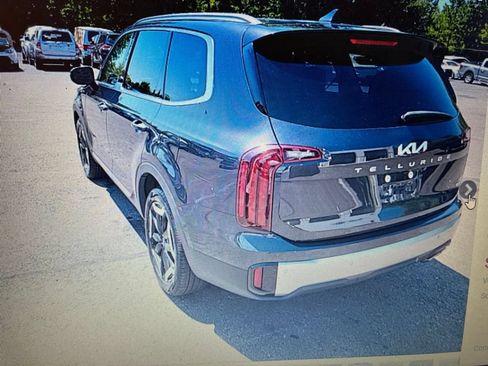 Used 2025 Kia Telluride S AWD/4WD image 2