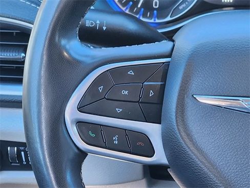 Used 2022 Chrysler Pacifica Limited image 33