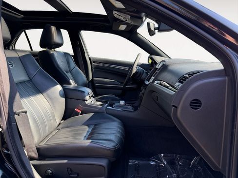 Used 2023 Chrysler 300 S RWD image 11