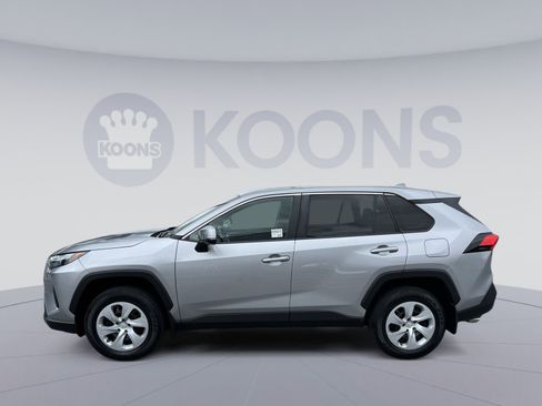 Used 2024 Toyota RAV4 LE AWD/4WD image 2