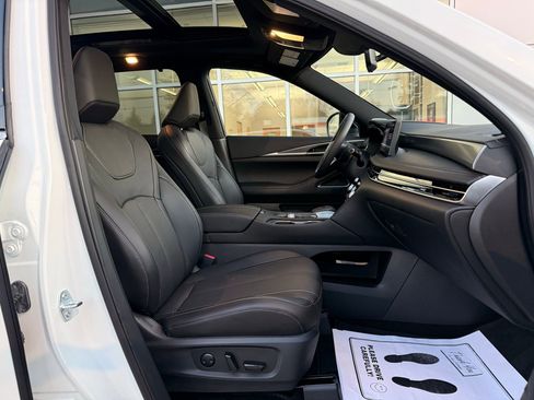 Used 2025 INFINITI QX60 Luxe w/ Black Edition image 18