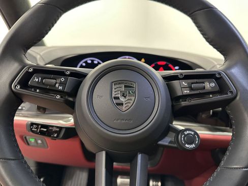 Certified 2025 Porsche Cayenne Turbo AWD/4WD image 26
