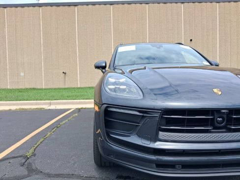 Certified 2026 Porsche Macan AWD/4WD image 6