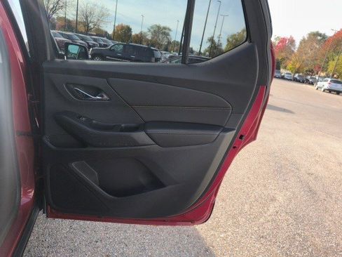 Used 2019 Chevrolet Traverse LT image 16