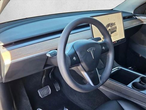 Used 2024 Tesla Model Y Long Range image 10
