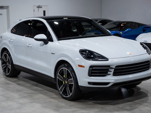Used 2023 Porsche Cayenne Platinum Edition AWD/4WD image 8