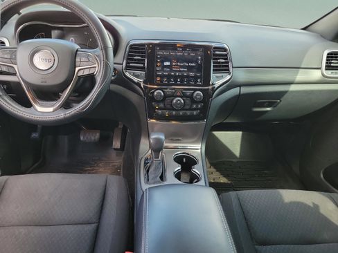 Used 2021 Jeep Grand Cherokee Freedom Edition AWD/4WD image 9