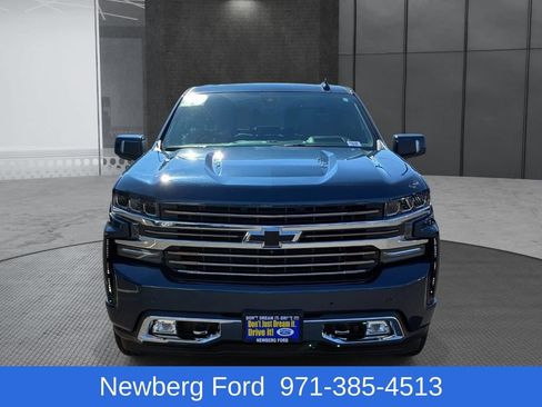 Used 2020 Chevrolet Silverado 1500 High Country w/ Technology Package AWD/4WD image 2